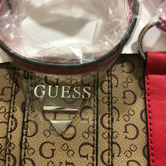 Guess - Picture 2 of 3